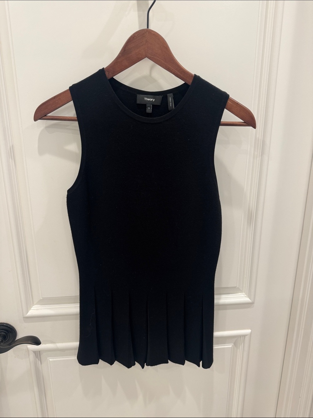 Theory Black Sleeveless Pleated-Hem Knit Shell